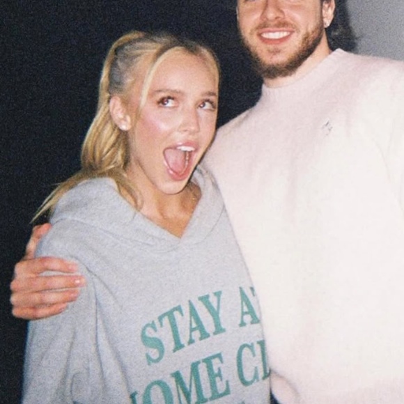 HOMMEBODY STAY AT HOME CLUB HOODIE - Picture 4 of 5